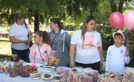 В одном из сел школьники организовали ярмарку Что они сделают на вырученные деньги