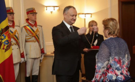 De 8 Martie Igor Dodon a decorat 8 femei distinse