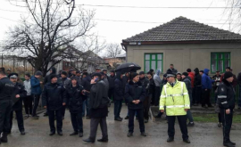 В Комрате проходит митинг против добычи сланцевого газа 