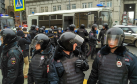 В центре Москвы задержаны участники прогулки оппозиции
