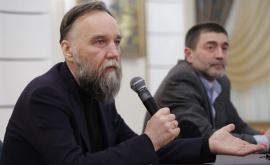 Un eminent eurasianist şia prezentat cartea în limba moldovenească FOTO 