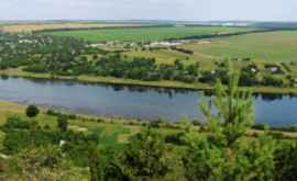 Porţiunea malului abrupt al Nistrului un monument inedit al naturii