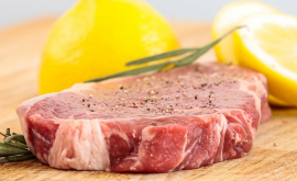 Moldovenii din oraşe mănîncă mai multă carne decît cei de la sate