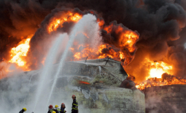 Incendiu infernal întrun zgîrîie nori din China VIDEO