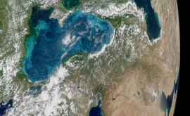 Marea Neagră şia schimbat culoarea