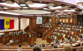 Încă două fracţiuni parlamentare au părăsit şedinţa Parlamentului