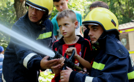 Operațiuni de salvare la o tabără de copii VIDEO