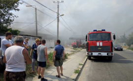 Incendiu de proporții întro clădire de pe strada Uzinelor FOTO