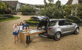 Pentru Jamie Oliver Land Rover Discovery a devenit o bucătărie pe roți 