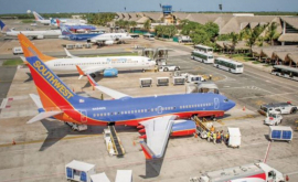  Aeroport unic de la care pînă la piscină este o aruncătură de băț FOTO