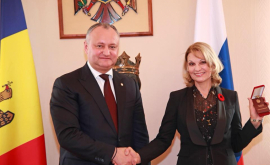 Dodon a înmînat două premii de stat FOTO