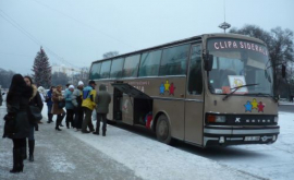 Caravana de Crăciun va ajunge la 3500 de copii