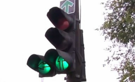Un semafor din capitală defectat