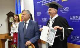 Джеймс Петтит удостоен звания Doctor Honoris Causa ГУМФ им Николае Тестимицану