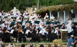 Festivalul în aer liber a început cu interpretarea unei vestite cantate FOTOVIDEO