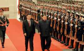 Kim Jongun efectuează o vizită oficială de două zile în China