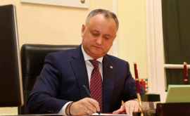 Dodon ia felicitat pe funcționarii publici cu ocazia sărbătorii