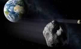 На Землю летит огромный астероид