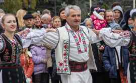 În Canada se joacă hora moldovenească VIDEO