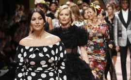 Новую коллекцию Dolce Gabbana на Миланской Неделе моды показали модели за 50 ФОТО