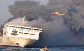 Un vapor cu sute de oameni la bord a luat foc în Marea Baltică