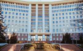 Întîziere de salarii pentru angajații Parlamentului Moldovei 