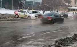Потоп в Кишиневе парализовал движение автотранспорта