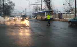 Погода попрежнему нестабильна Полиция рекомендует 