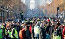 Franța Vestele galbene au ieşit în stradă şi anunţă proteste mari pentru luna martie