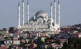 В Турции открылась крупнейшая мечеть