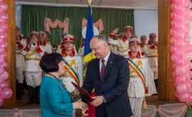 Igor Dodon a conferit Ordinul de Onoare liceului Nicolae Gogol 