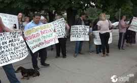 Новая заправка может возникнуть возле парка Алунелул Люди протестуют ВИДЕО