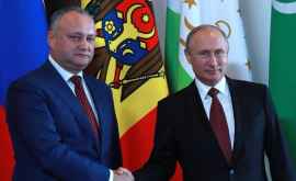 Igor Dodon îl felicită pe Putin cu sărbătoarea națională a Rusiei