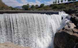 Un bărbat a căzut în Cascada Niagara și a supraviețuit