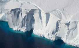 Климатологи предложили сбросить на ледники Западной Антарктиды 74 трлн т искусственного снега Это остановит их таяние