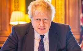 Johnson decis Puteţi sămi legaţi mîinile dar nu voi amîna Brexit