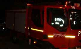 Incendiu întrun bloc de locuit din Căuşeni Locatarii evacuaţi de urgenţă