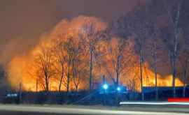 Incendiu puternic la Strășeni Patru autospeciale la fața locului FOTO