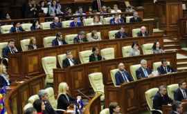 Deputații PAS compromit ședința Parlamentului de dragul PRului liderului lor