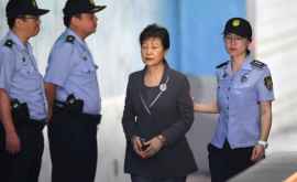 Прокуратура Южной Кореи требует 35 лет тюрьмы для экспрезидента за коррупцию