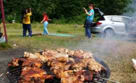 Grătarele sau picnicurile în spații publice interzise în continuare