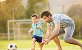 Oamenii de știință au aflat de ce este bine ca copiii să se joace cu tatăl lor