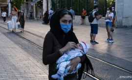 Власти Турции ввели обязательное ношение масок в общественных местах