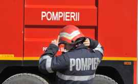 Incendiu la Bălți Focul a distrus acoperișul unei locuințe părăsite