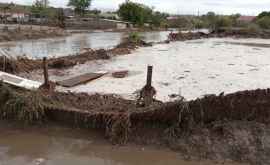 Autoritățile vor sprijini financiar oamenii afectați de inundații
