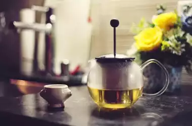Cît timp putem păstra ceaiul infuzat